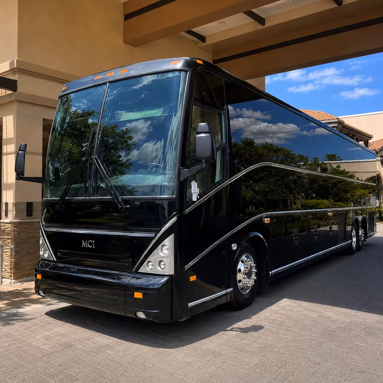 lake charles employee shuttle buses for offices and plants